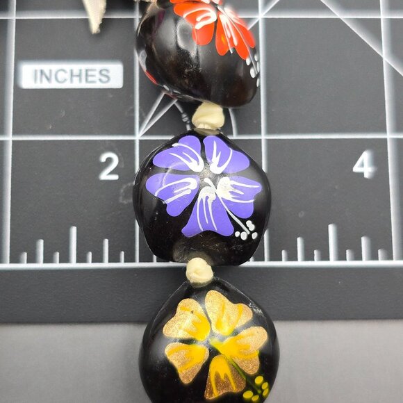 VTG Hawaiian Kukui Nut Lei 32" Hand Painted Multicolor Floral Hibiscus w/ Ribbon - Picture 9 of 10